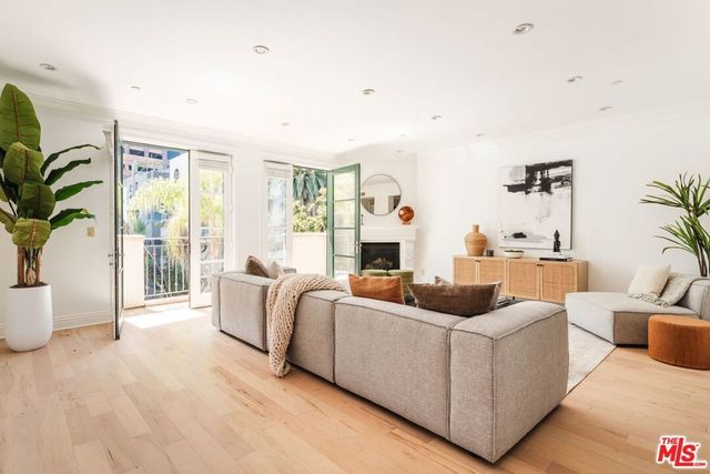 11749 Goshen Avenue # 202, Los Angeles