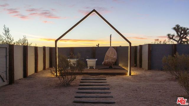 978 Hilton Avenue, Yucca Valley