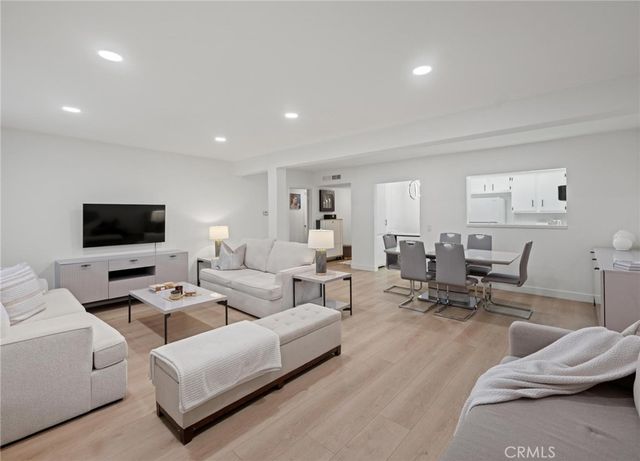 4700 Natick # 204, Sherman Oaks