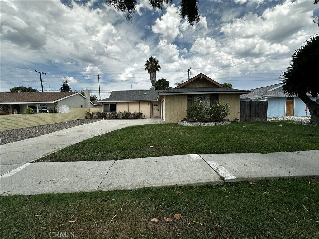 5751 Castle Drive, Huntington Beach