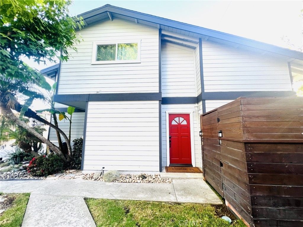 1120 Sandi, Costa Mesa