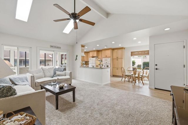 42110 Village 42, Camarillo