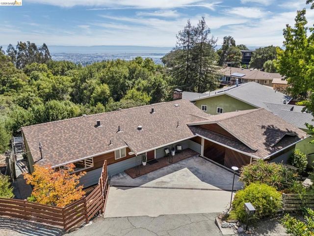 3353 Burdeck Dr, Oakland