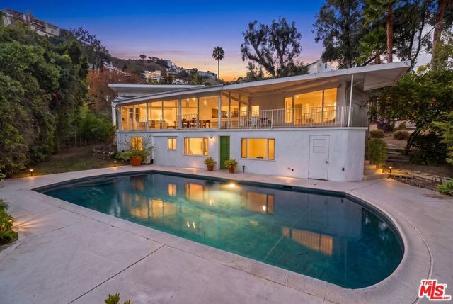 8494 Carlton Way, Los Angeles