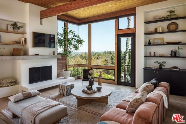 2165 Ponet Drive, Los Angeles