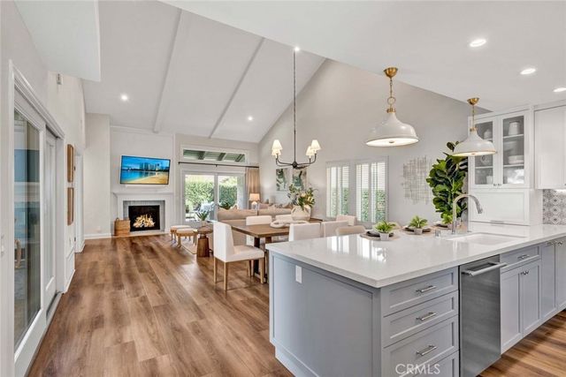 12412 Saint James Way, Tustin