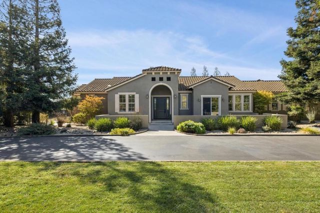 740 California Avenue, San Martin