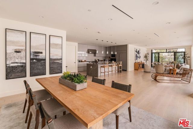 425 N Palm Drive # 402, Beverly Hills