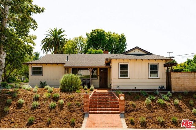 22103 Del Valle Street, Woodland Hills