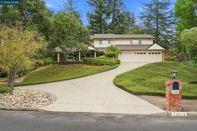 2516 Roundhill Dr, Alamo