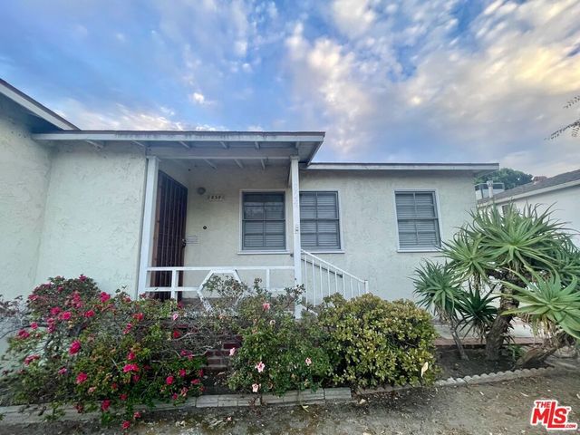854 Rose Avenue, Venice