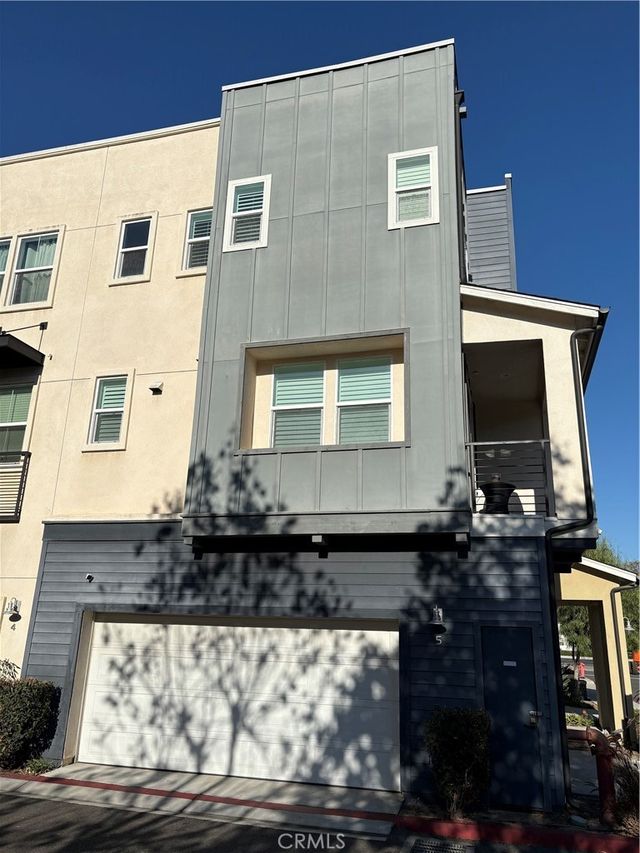 1422 N Harbor, Santa Ana
