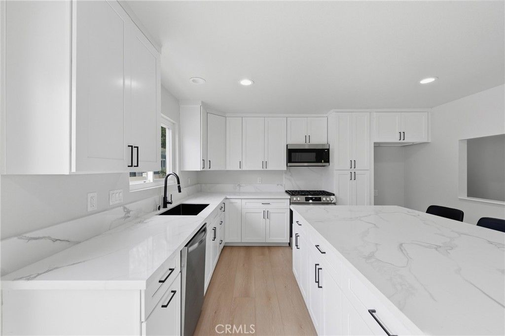 727 Brossard, Thousand Oaks