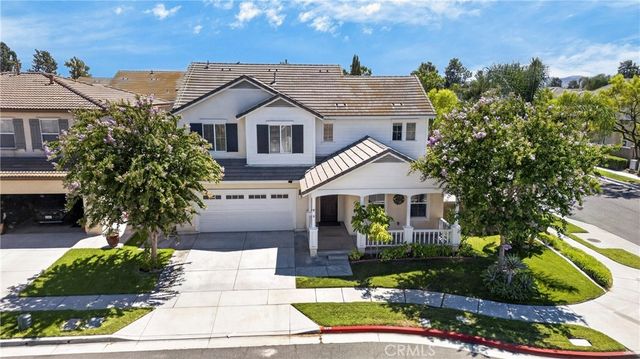 6821 Edinboro, Chino