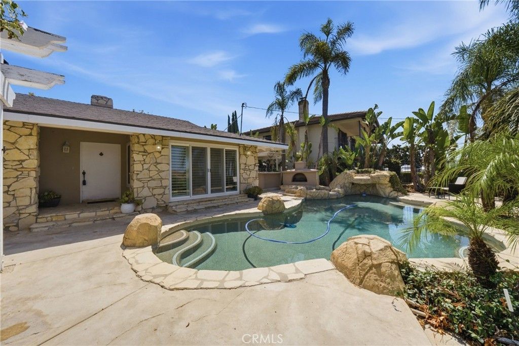 12591 Vista Panorama, North Tustin