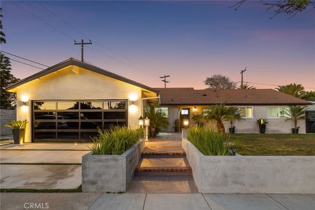 2750 San Carlos, Costa Mesa