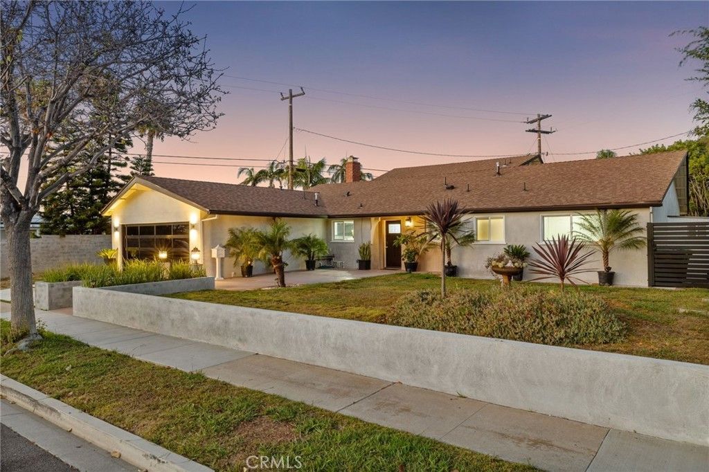 2750 San Carlos, Costa Mesa