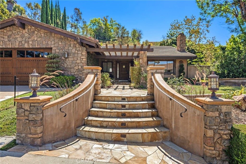 26732 Morena, Mission Viejo