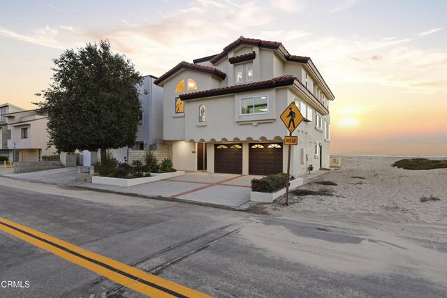 3933 Ocean Drive, Oxnard
