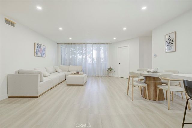 5411 Tyrone Avenue # 203, Sherman Oaks