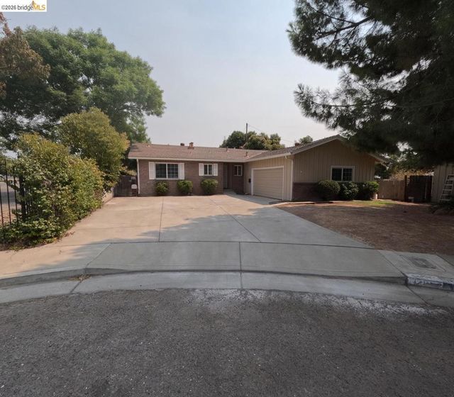 1280 Dodd Ct, Merced