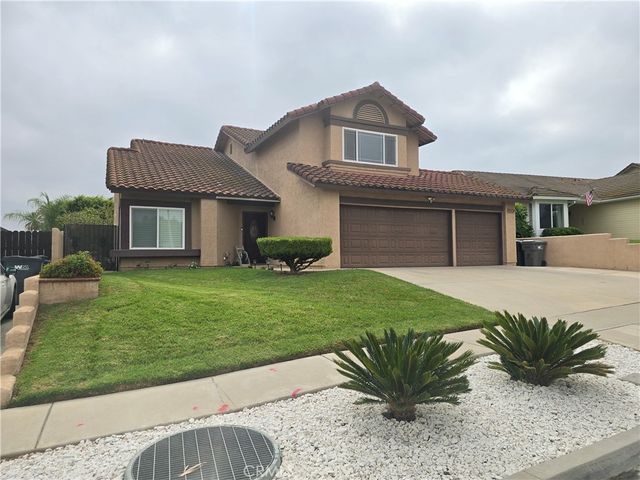 2147 Stratford, Corona