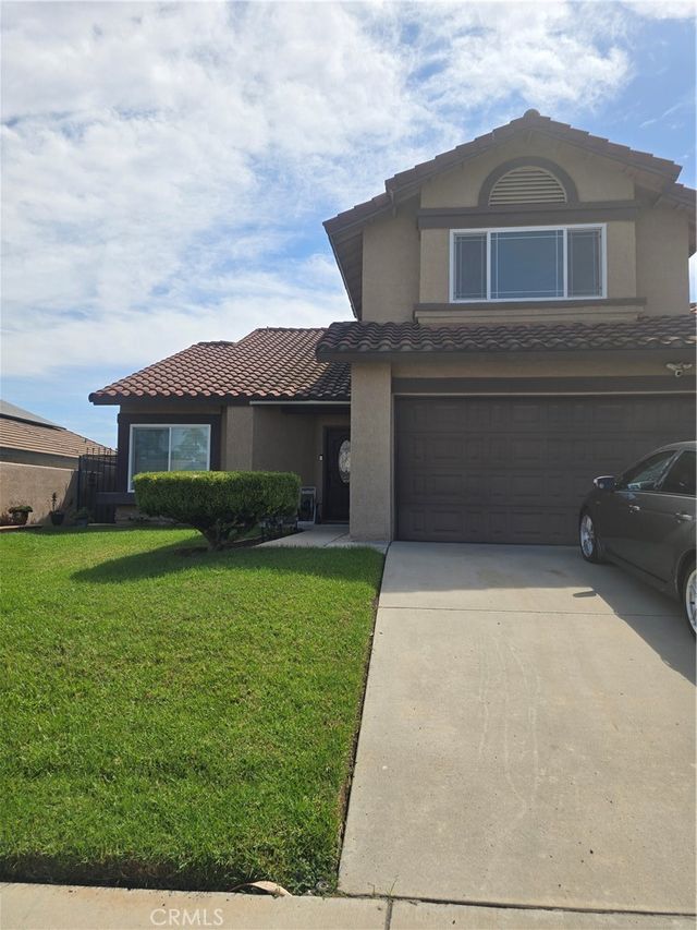 2147 Stratford, Corona