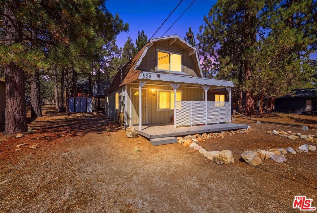 550 Pine Lane, Sugarloaf
