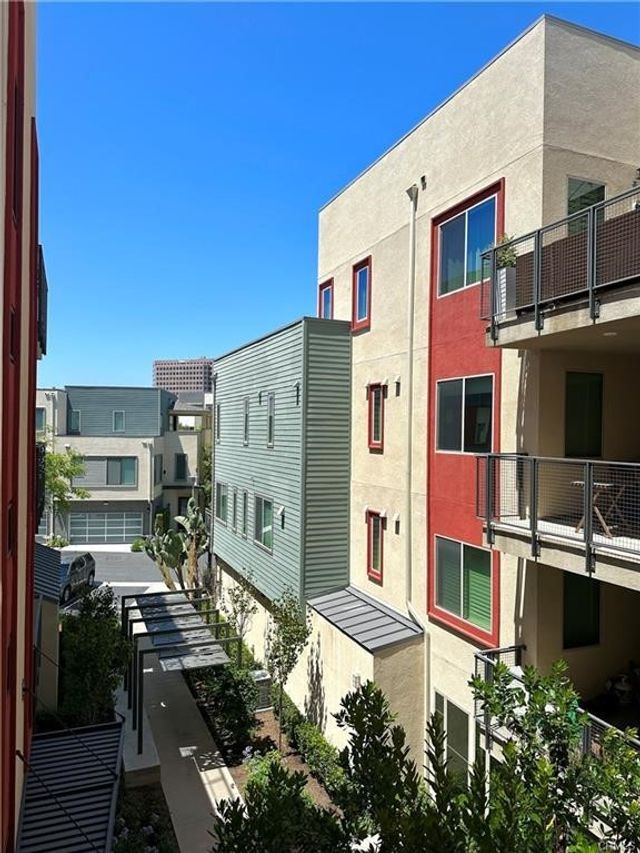 145 Bowery, Irvine