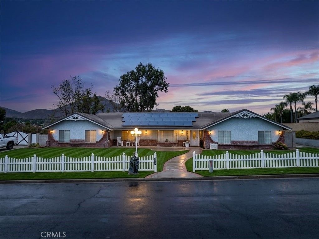 6633 Karen, Jurupa Valley