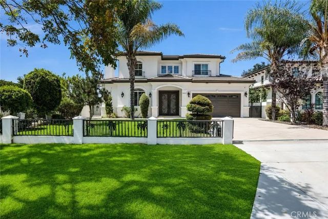 2801 Holly, Arcadia
