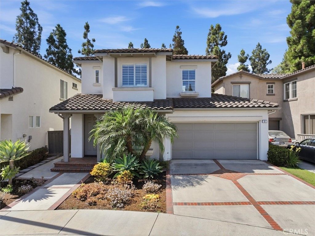 8 Dahlia, Irvine