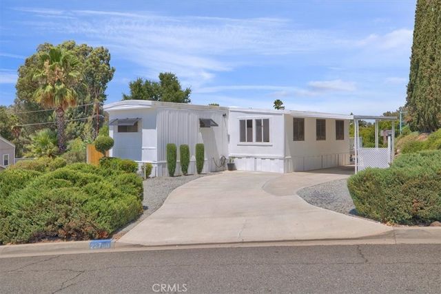 22780 Skylink, Canyon Lake
