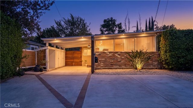 18527 Napa Street, Northridge