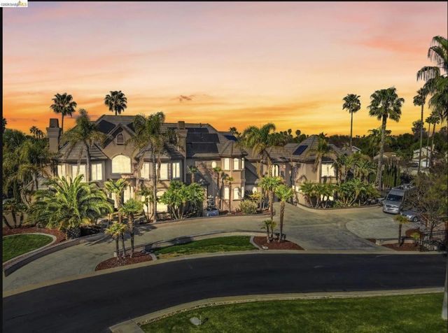 2200 Sunset Point, Discovery Bay