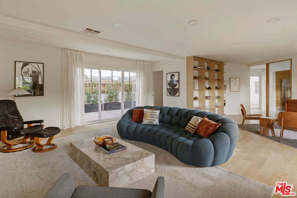 3750 Arbolada Road, Los Angeles