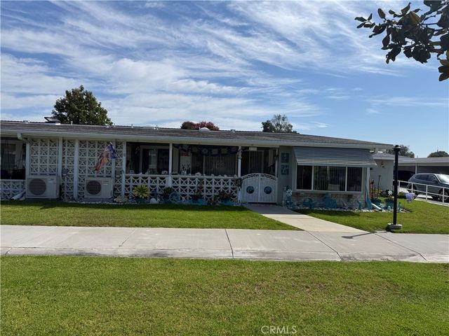 1641 Monterey Rd M2-18a, Seal Beach