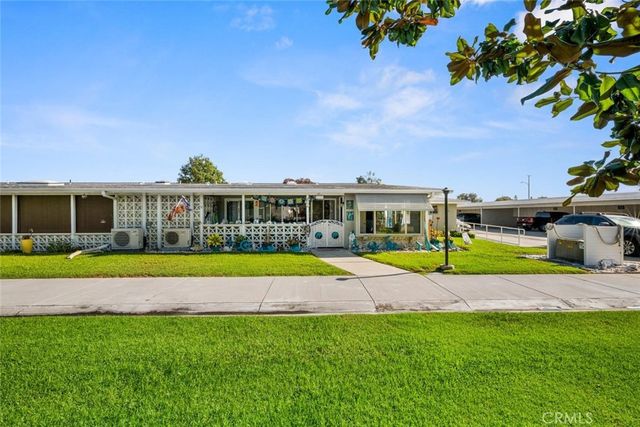 1641 Monterey Rd M2-18a, Seal Beach