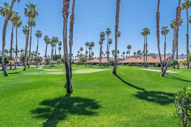 44 Maximo Way, Palm Desert