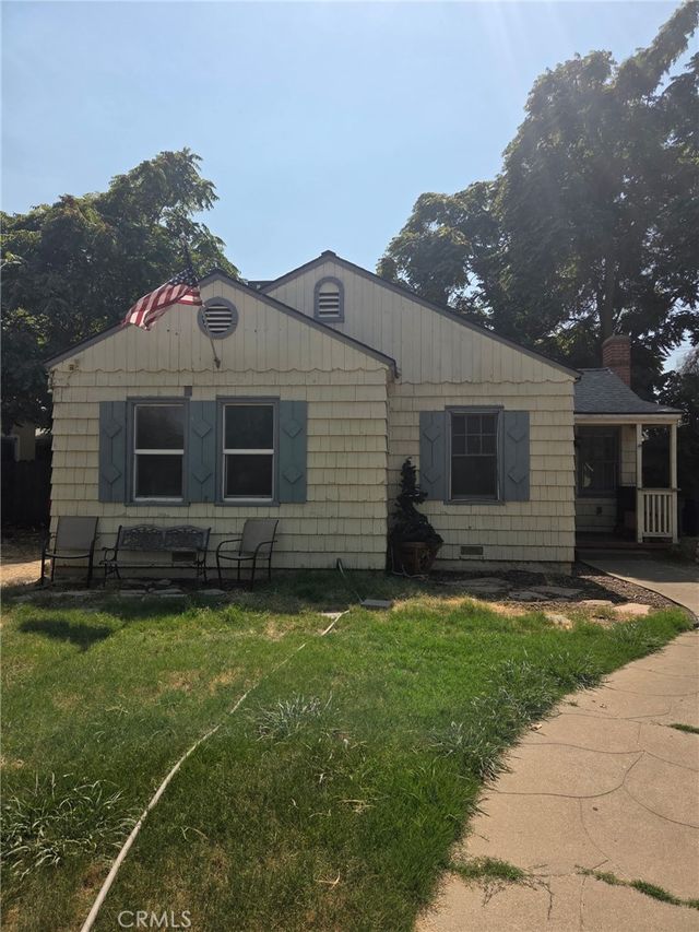 52 W 25th, Merced