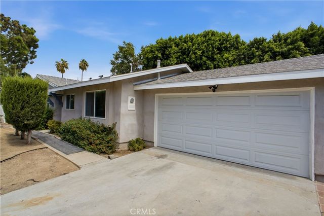 11340 Gladstone, Sylmar