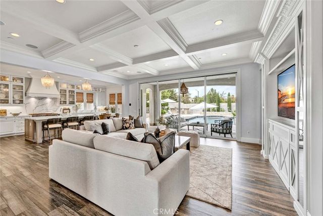 8 Stafford Place, Tustin