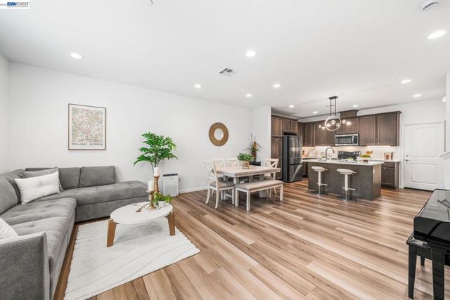6288 Diamond Way, Dublin