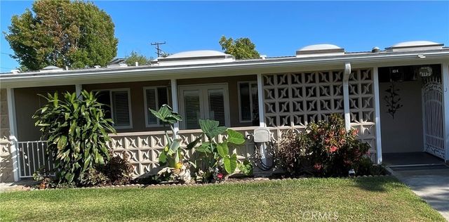 1551 M5-113k Homewood, Seal Beach