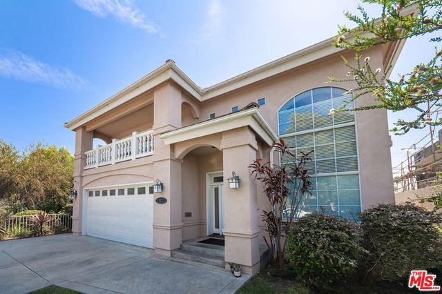 12610 Bonaparte Avenue, Los Angeles