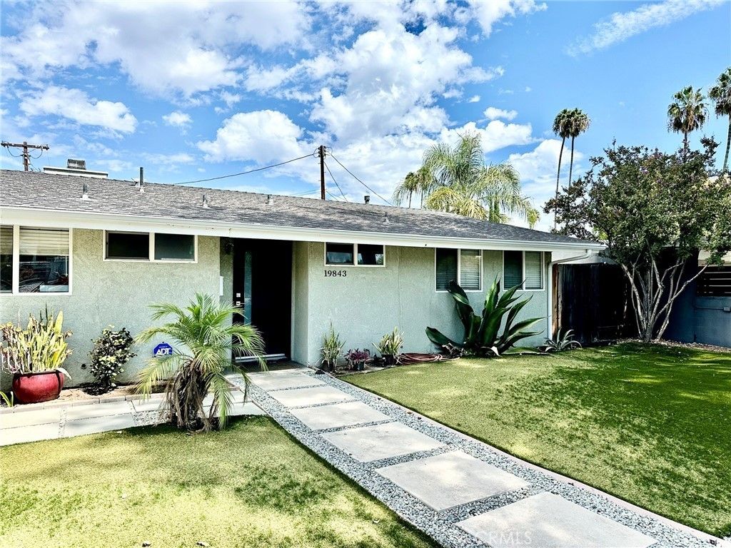 19843 Delano, Woodland Hills