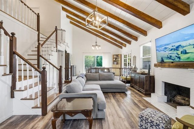 15808 Nordhoff, Los Angeles