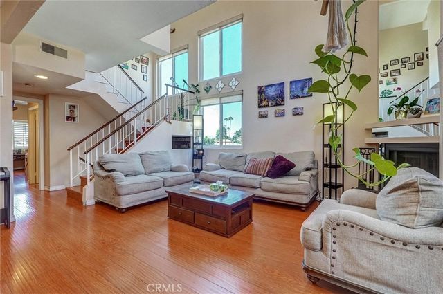 6323 Reseda # 1, Reseda