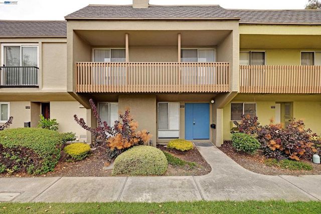 3122 La Cresta, Alameda
