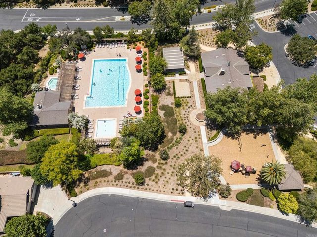 27002 Red Maple, Murrieta